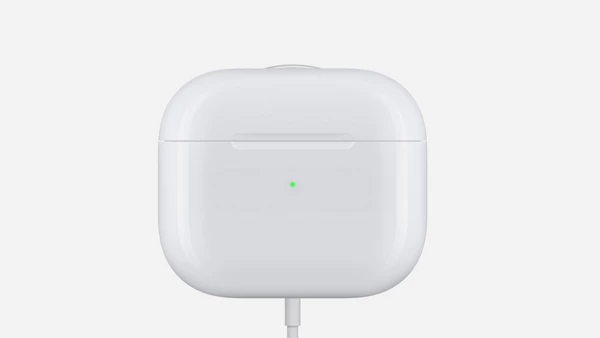 Apple AirPods 3 with Magsafe Charging Case: Spatial Audio